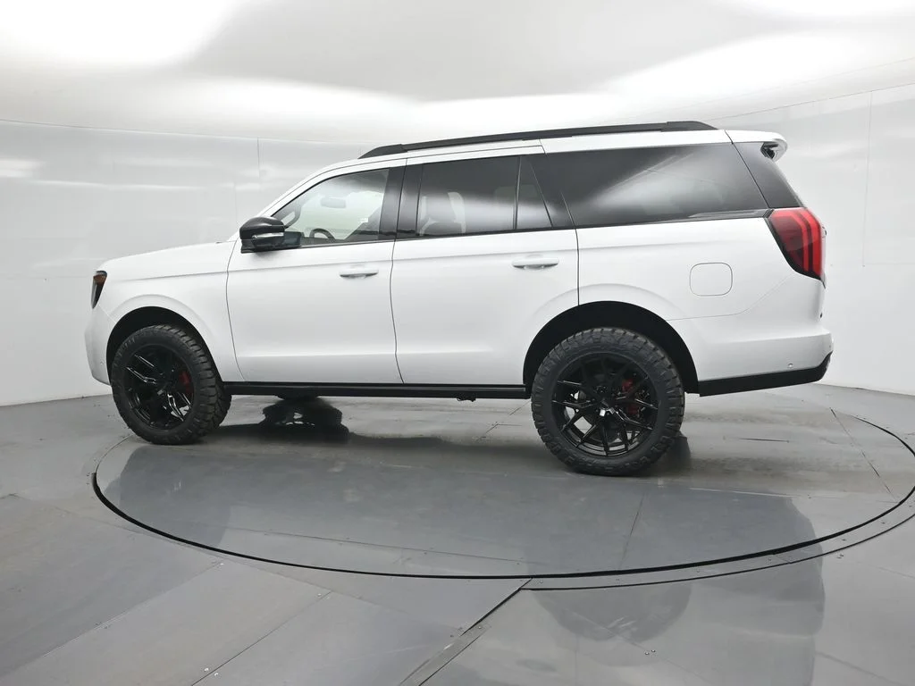 New 2025 Oxford White Ford Platinum image 6