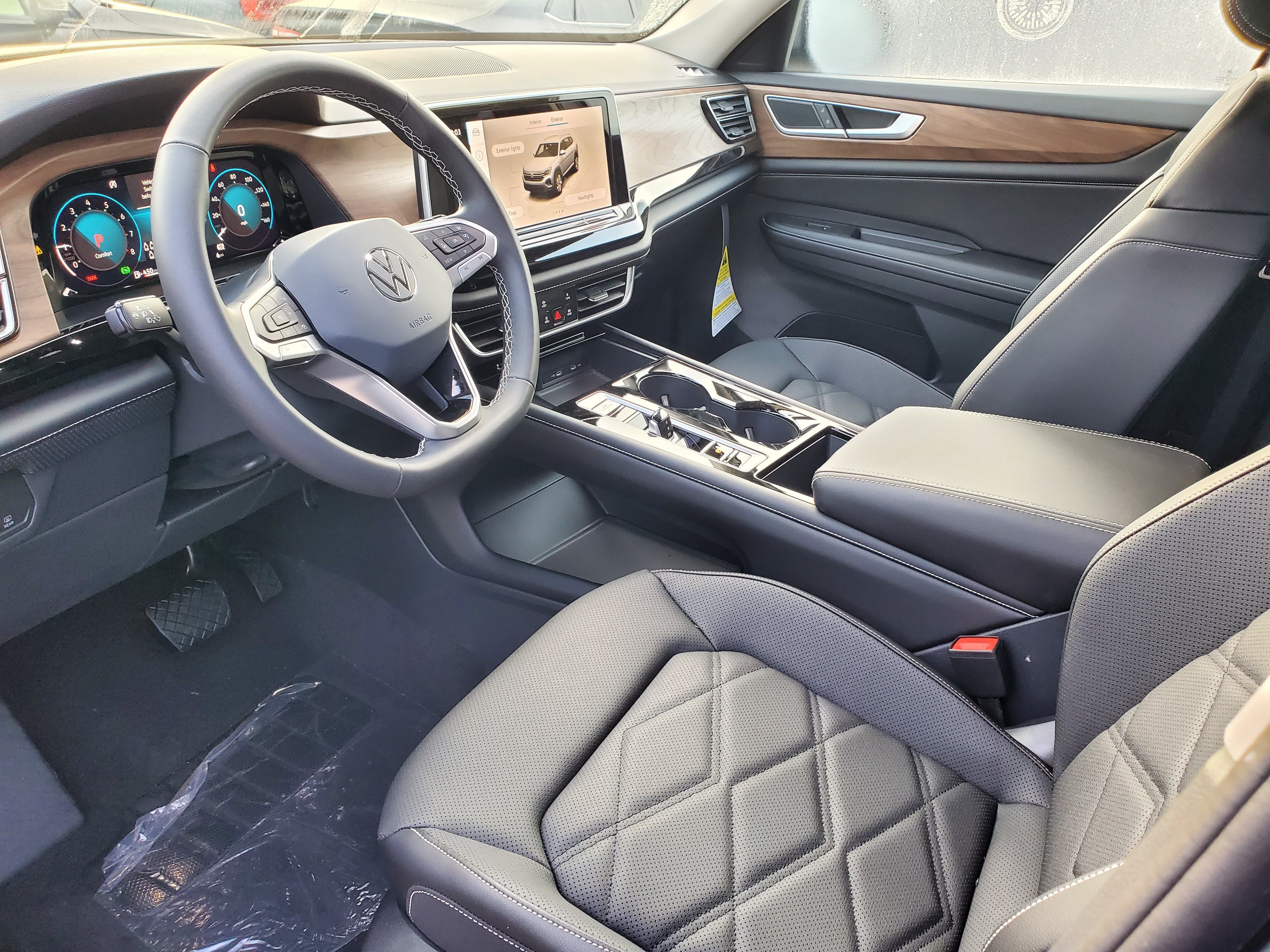 New 2026 Silver Volkswagen 2.0T SE w/Technology image 7