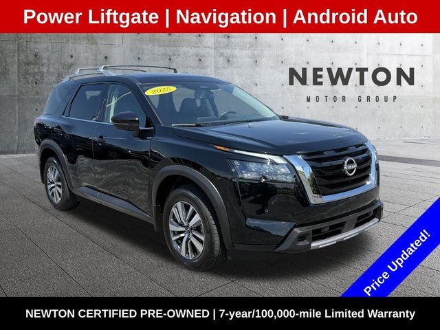 2025 Nissan Pathfinder SL