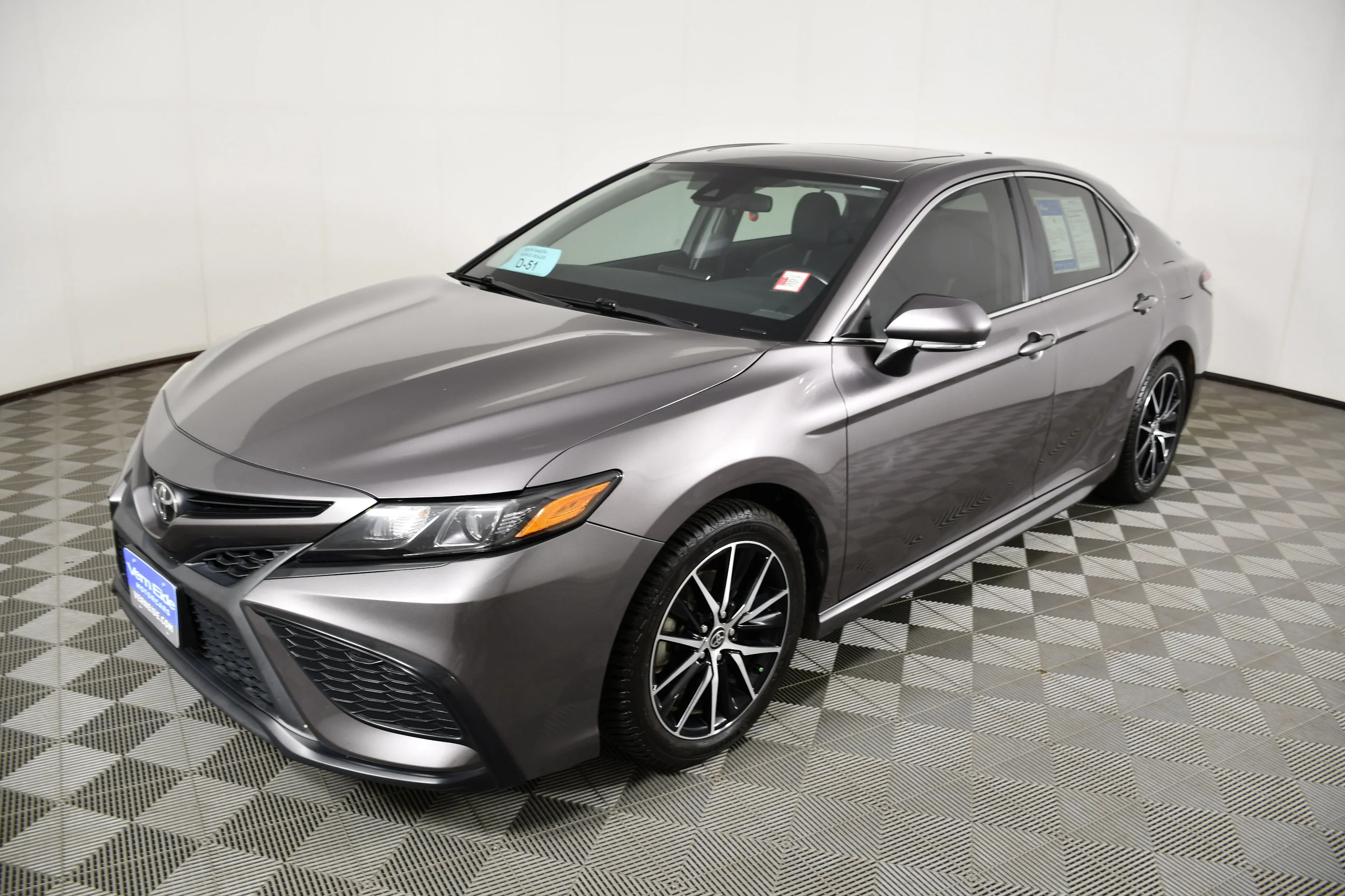 Used 2021 Predawn Gray Mica Toyota SE image 10