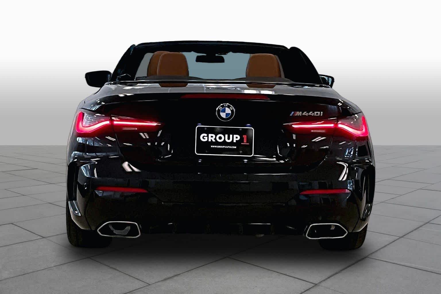 Used 2022 Black Sapphire Metallic BMW M440i image 4