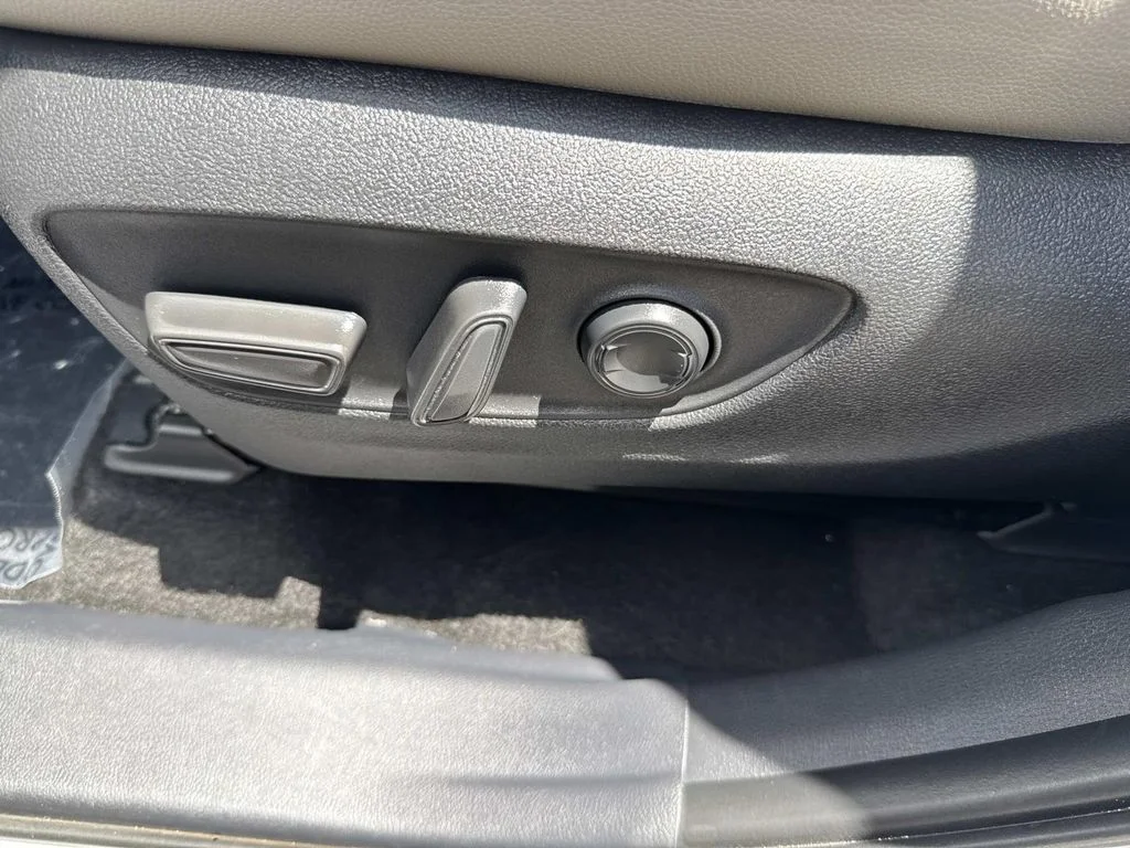 Used 2025 Silver Toyota XLE image 26