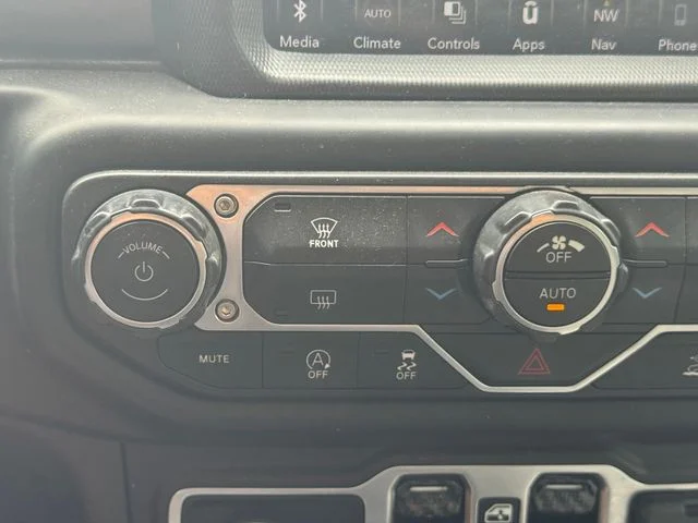 Used 2021 Black Jeep Mojave image 35