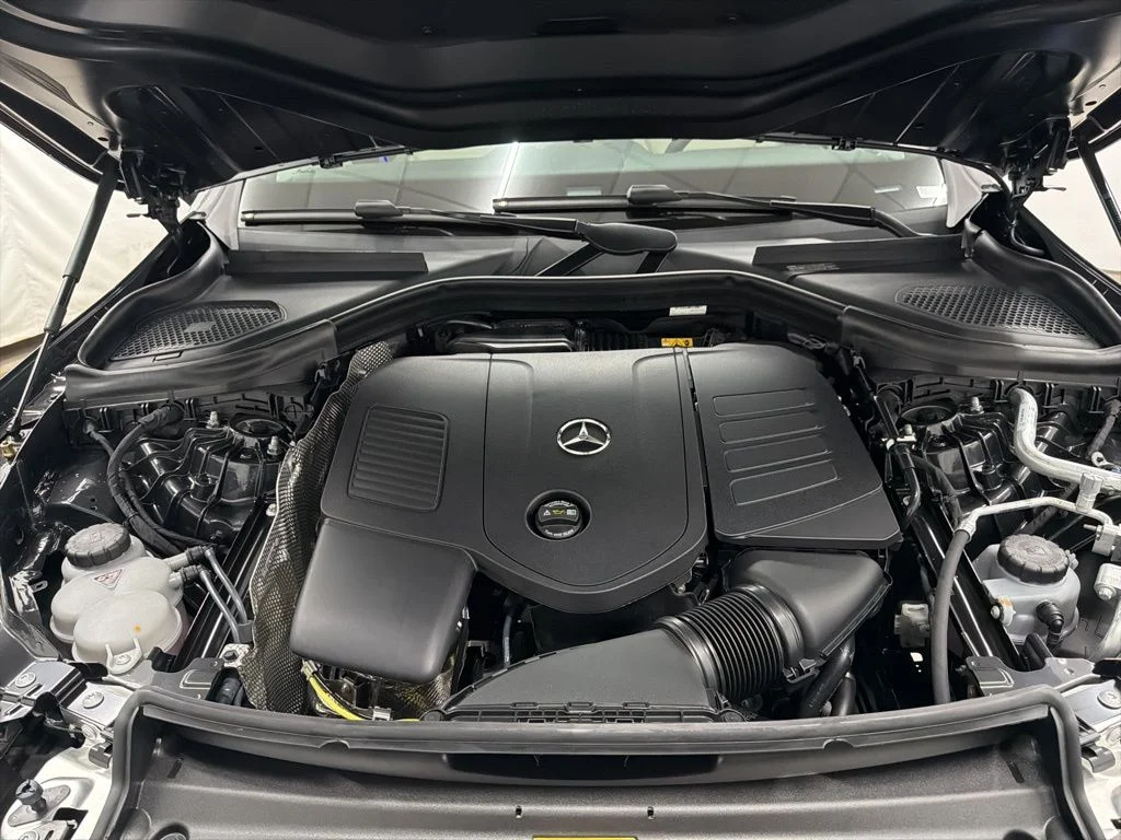 Used 2026 Gray Mercedes-Benz GLC 300 image 30