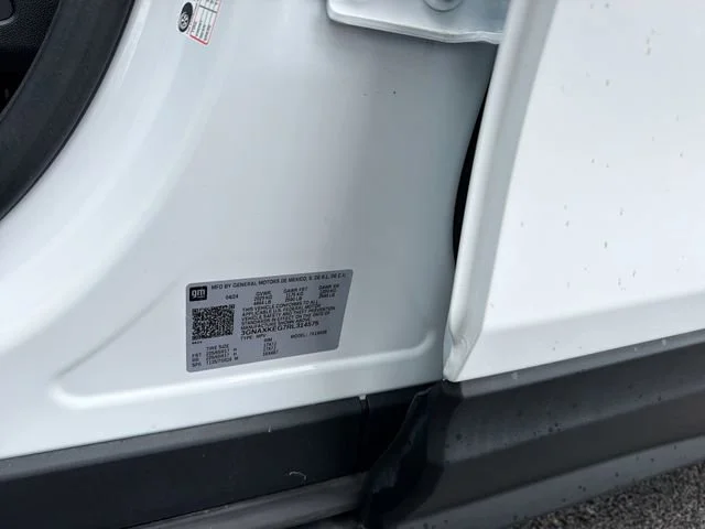 Used 2024 Summit White Chevrolet LT image 32