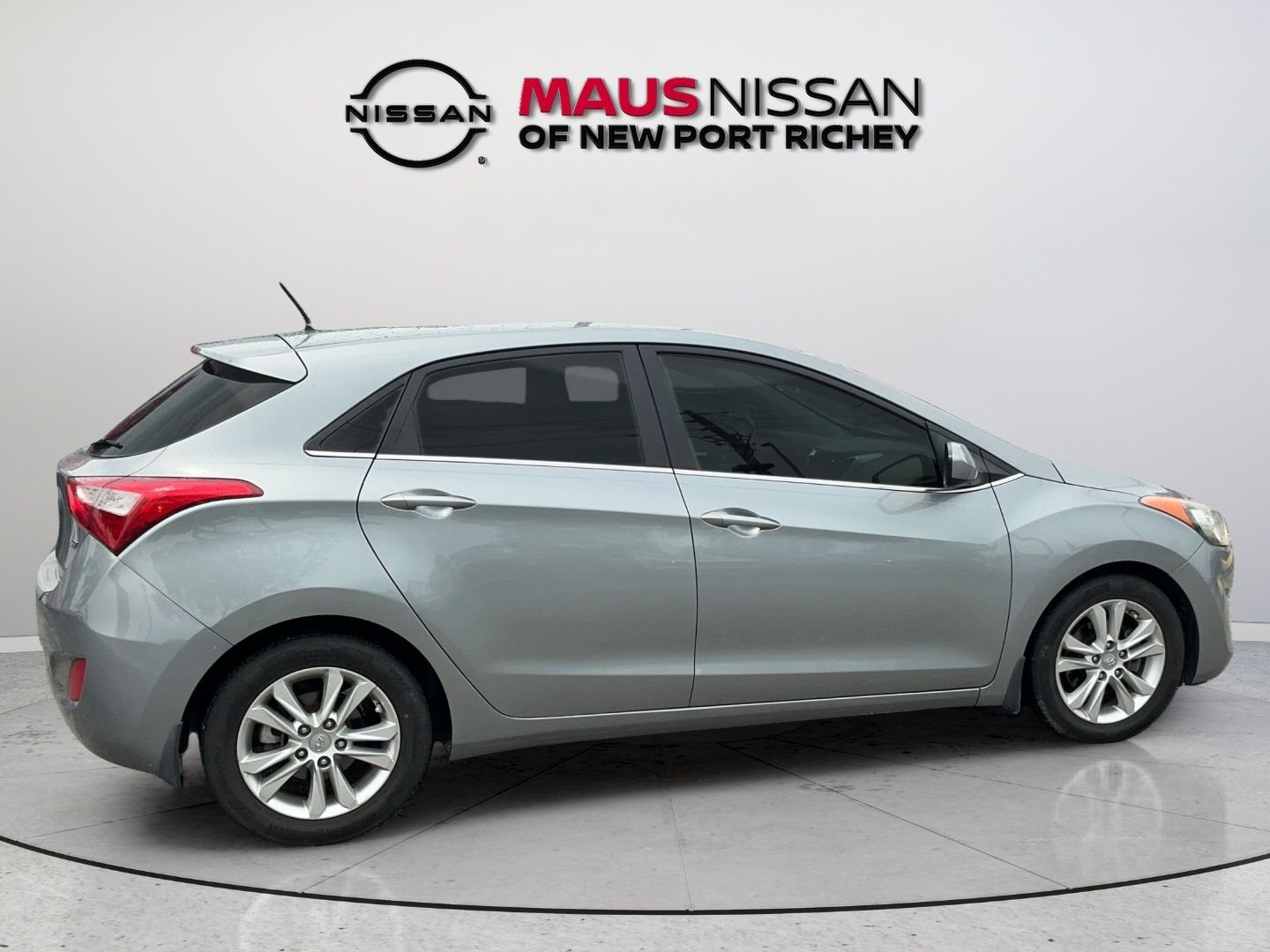 Used 2015 Gray Hyundai Base image 12