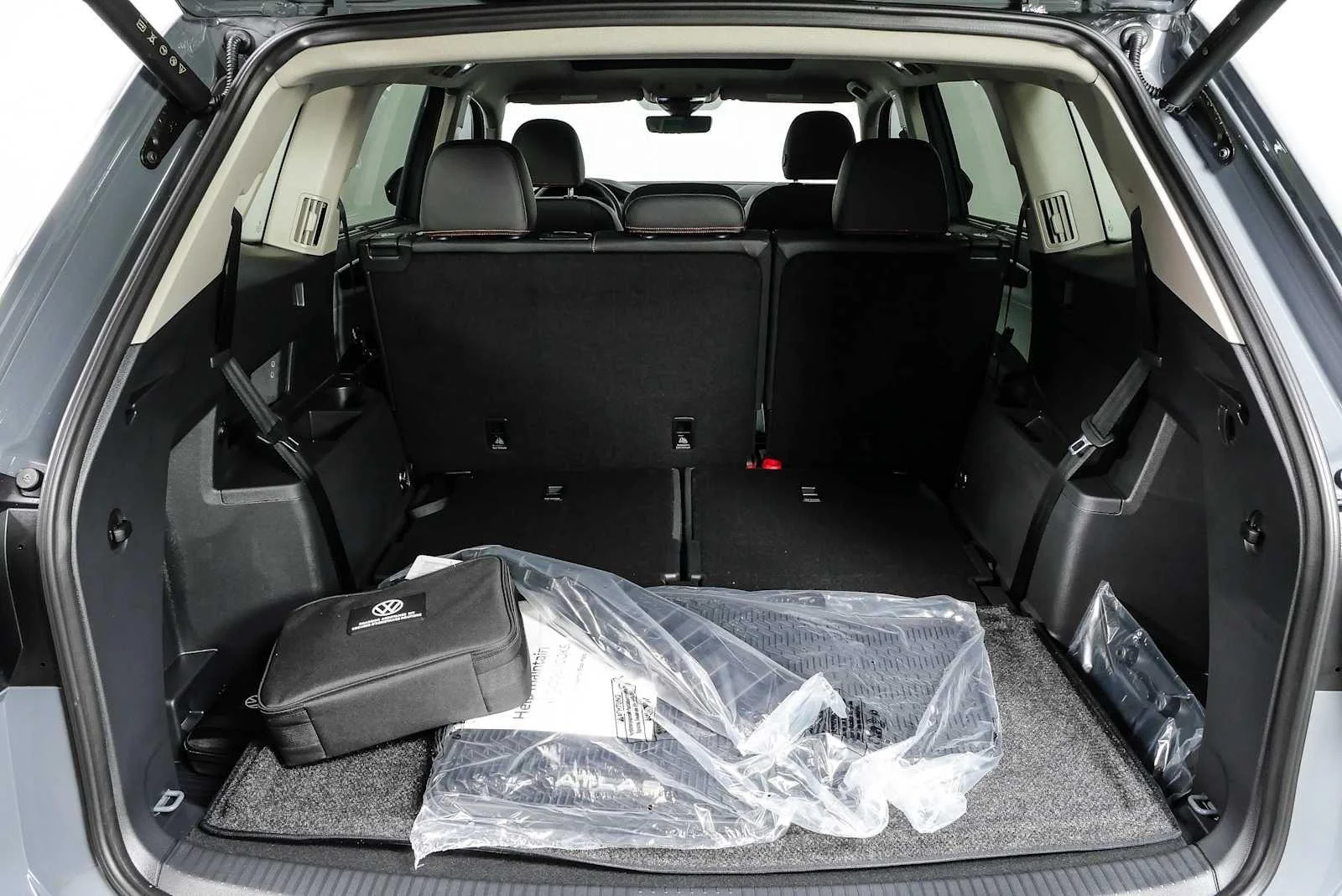 New 2026 Pure Gray Volkswagen 2.0T Peak Edition image 31