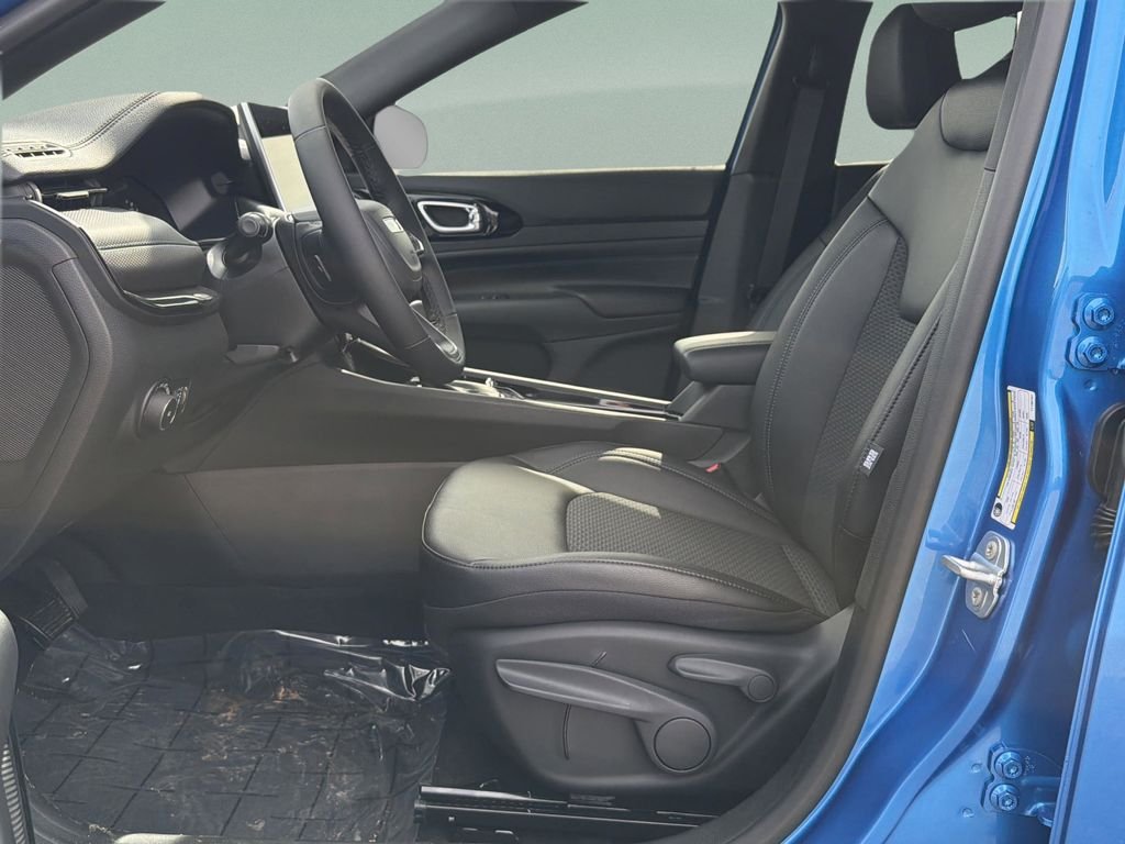 New 2026 Blue Jeep Latitude image 21