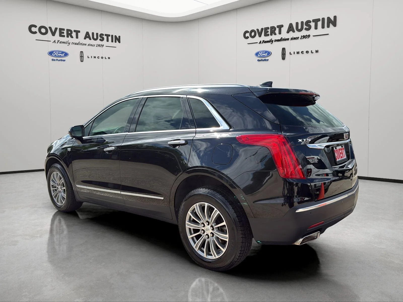 Used 2017 Black Cadillac Luxury image 3