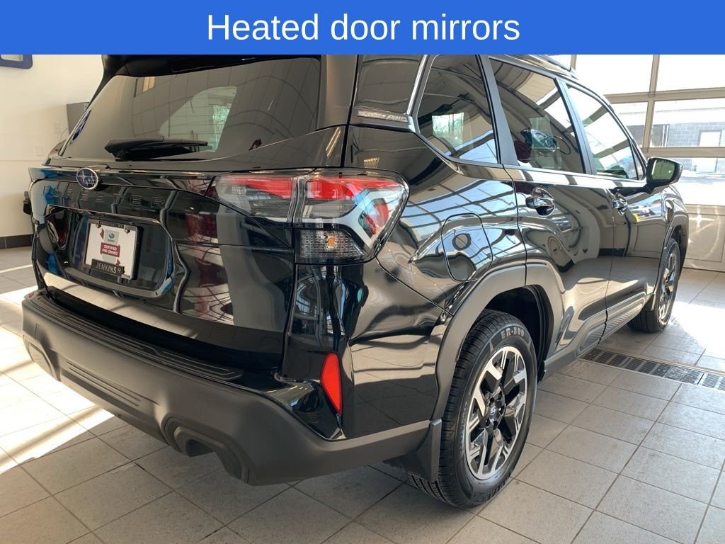 2025 Subaru Forester Premium - Photo 18