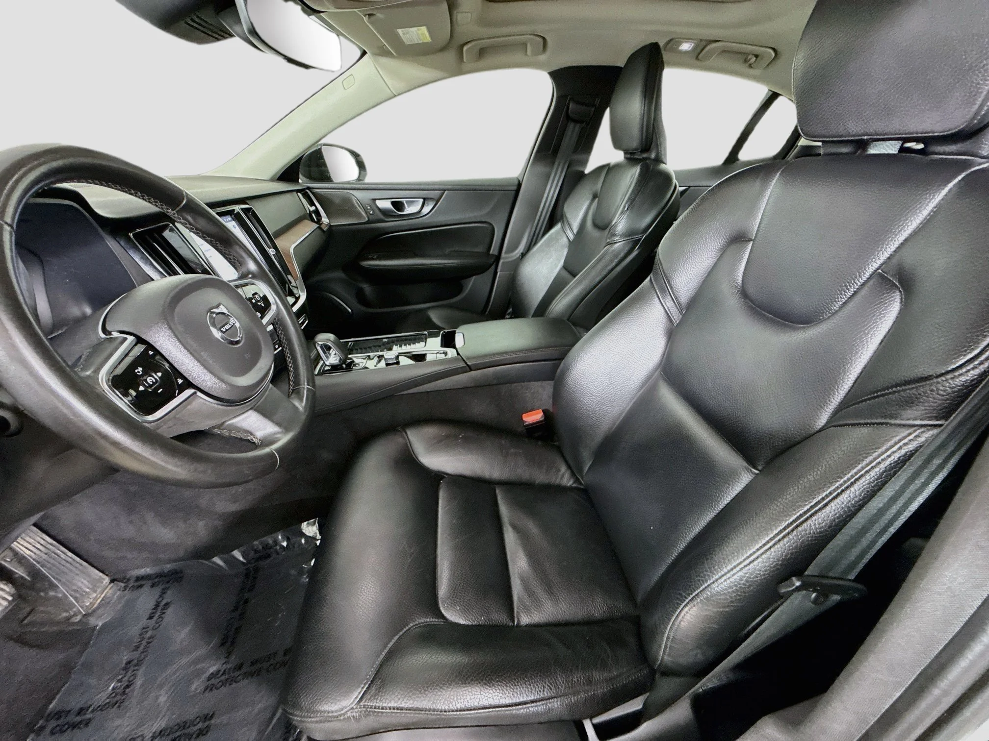 Used 2024 White Volvo Plus Dark Theme image 22