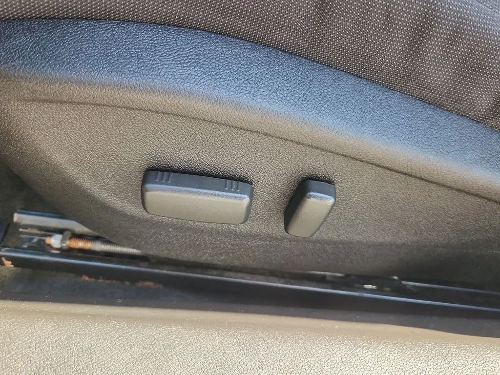 Used 2013 Blue Chevrolet 1LT image 8