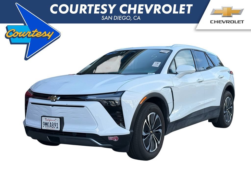 Used 2024 Summit White Chevrolet LT image 1