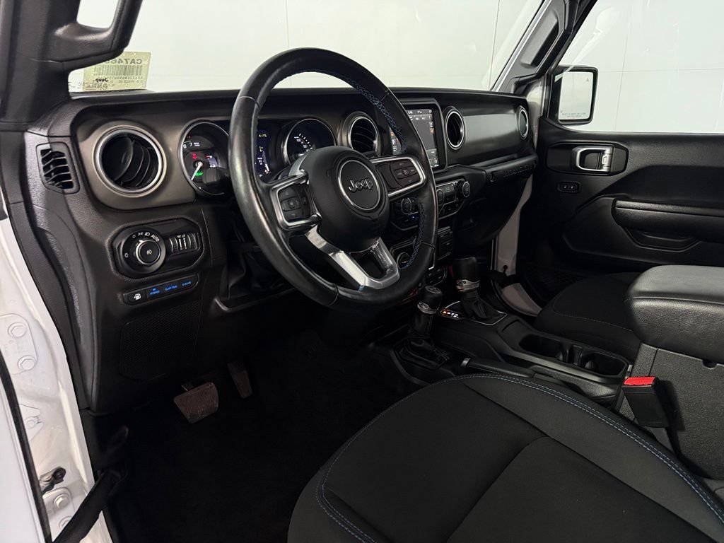 Certified Used 2022 White Jeep Unlimited Rubicon 4xe image 12