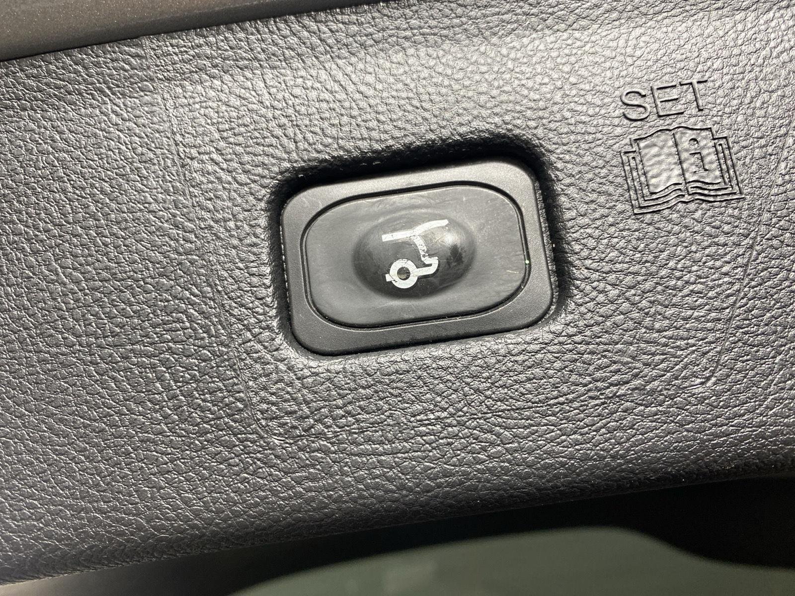Used 2024 Iconic Silver Ford SEL image 29