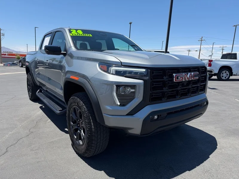 2024 GMC Canyon 2WD Elevation Crew Cab Short Box's photo