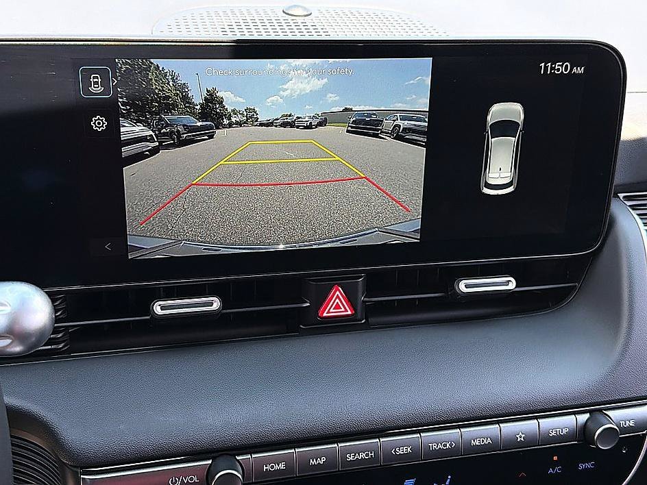 Used 2025 Atlas White Hyundai SE Standard Range image 14