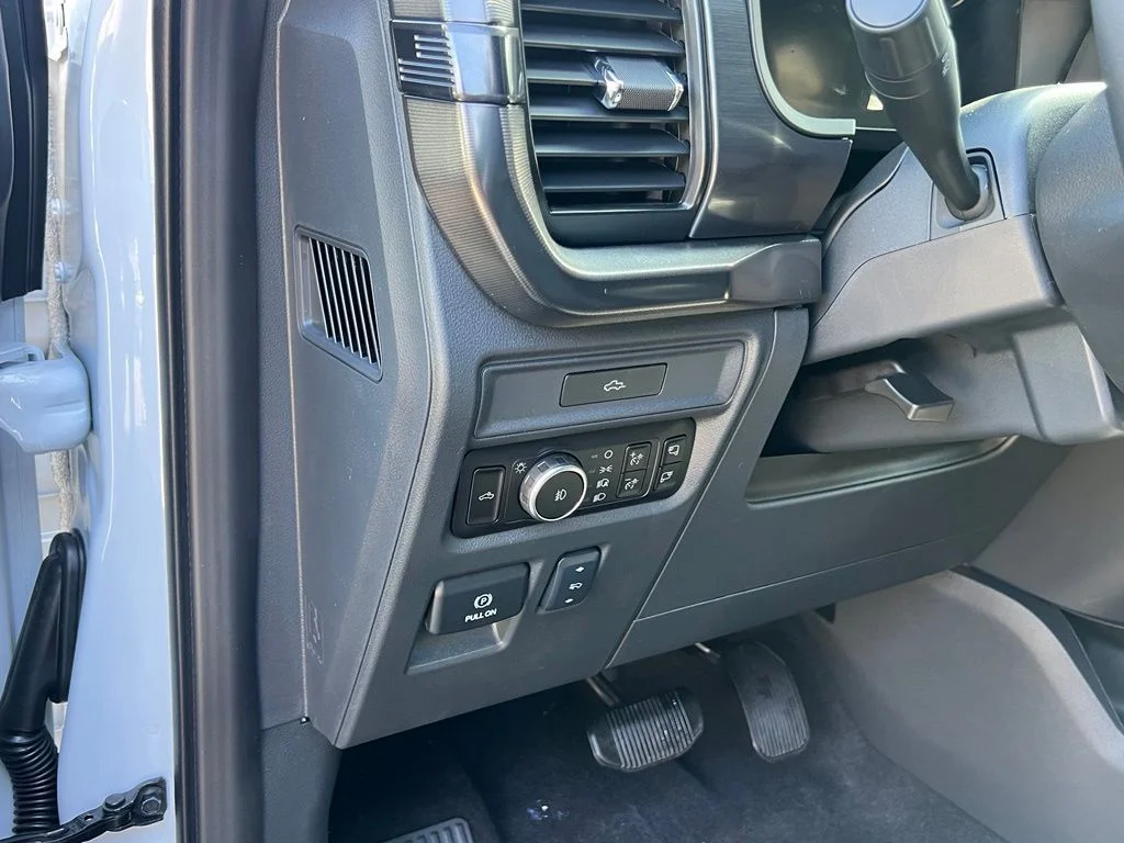 New 2026 Oxford White Ford Lariat® image 11