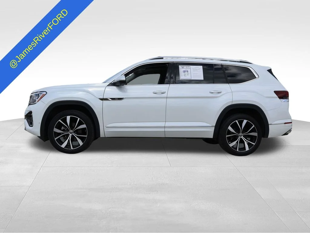 Used 2024  Volkswagen 2.0T SEL Premium R-Line image 2