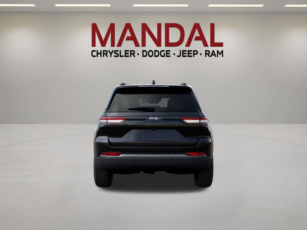 New 2026 Diamond Black Crystal Pearlcoat Jeep Limited image 7