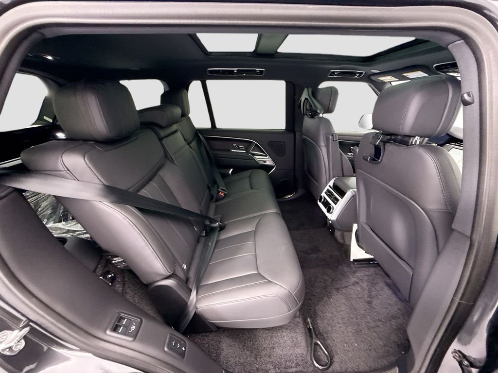 New 2026 Carpathian Gray Premium Metallic Land Rover SE image 21