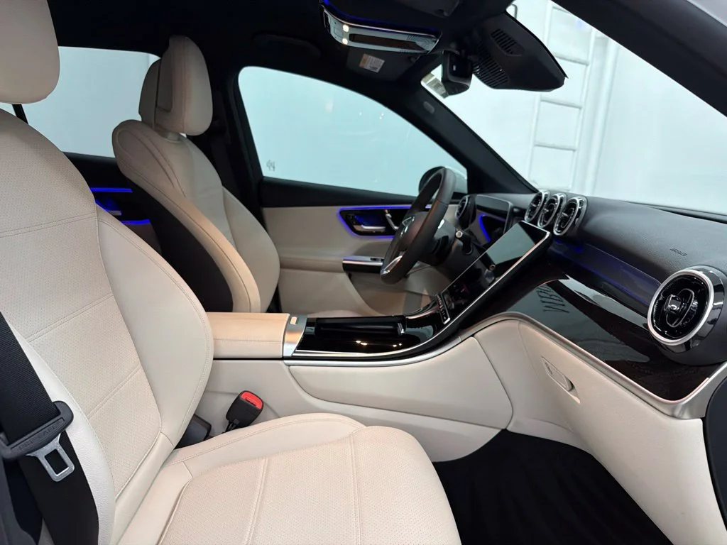 Certified Used 2025 White Mercedes-Benz GLC 350e image 31