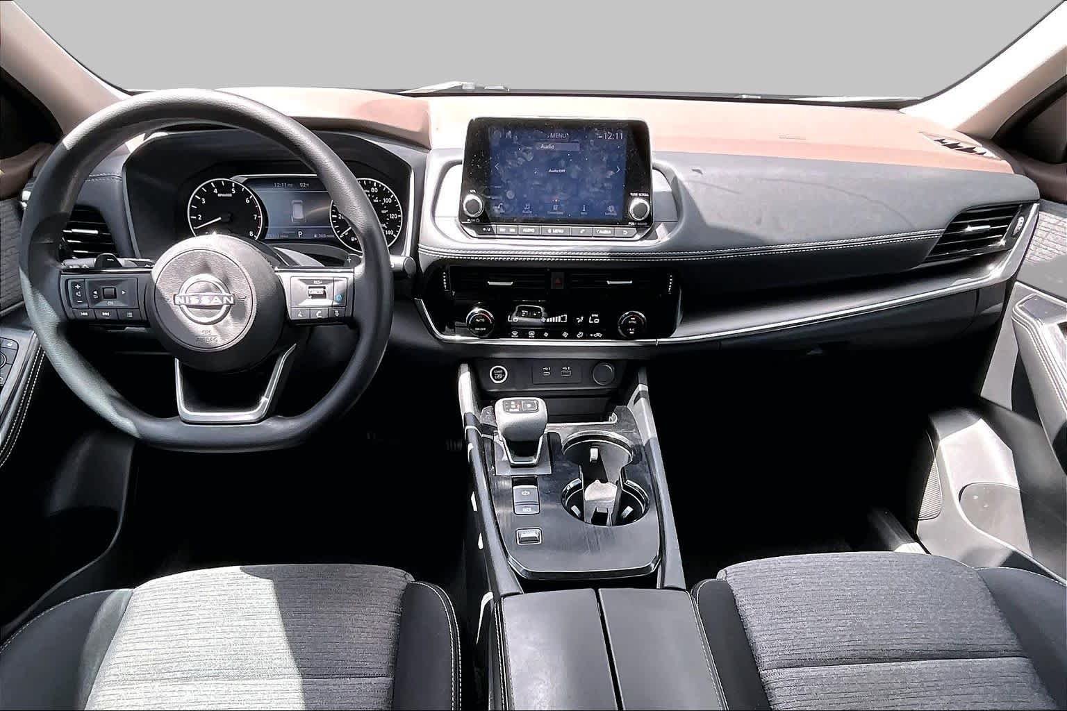 Used 2023 Pearl White Tricoat Nissan SV image 15