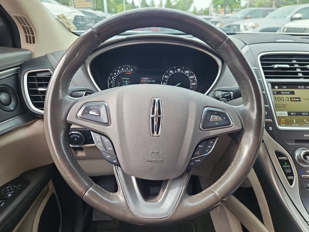 Used 2016 White Platinum Clearcoat Metallic Lincoln Select image 20