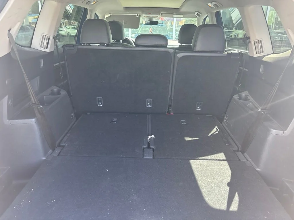 Used 2019 Blue Volkswagen 3.6L V6 SE image 18