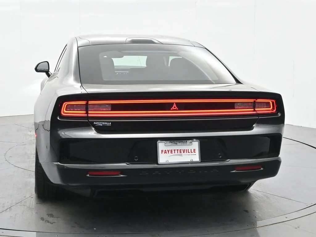 New 2025 Diamond Black Crystal Pearlcoat Dodge R/T image 9