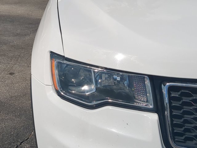 Used 2018 White Jeep Laredo image 10