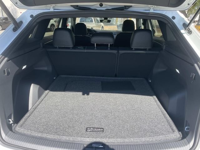 New 2026 White/off-white Volkswagen SE image 26