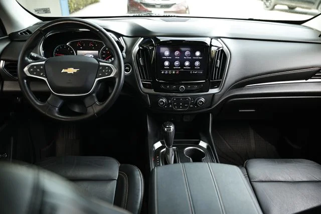 Used 2020 Silver Ice Metallic Chevrolet 3LT image 25