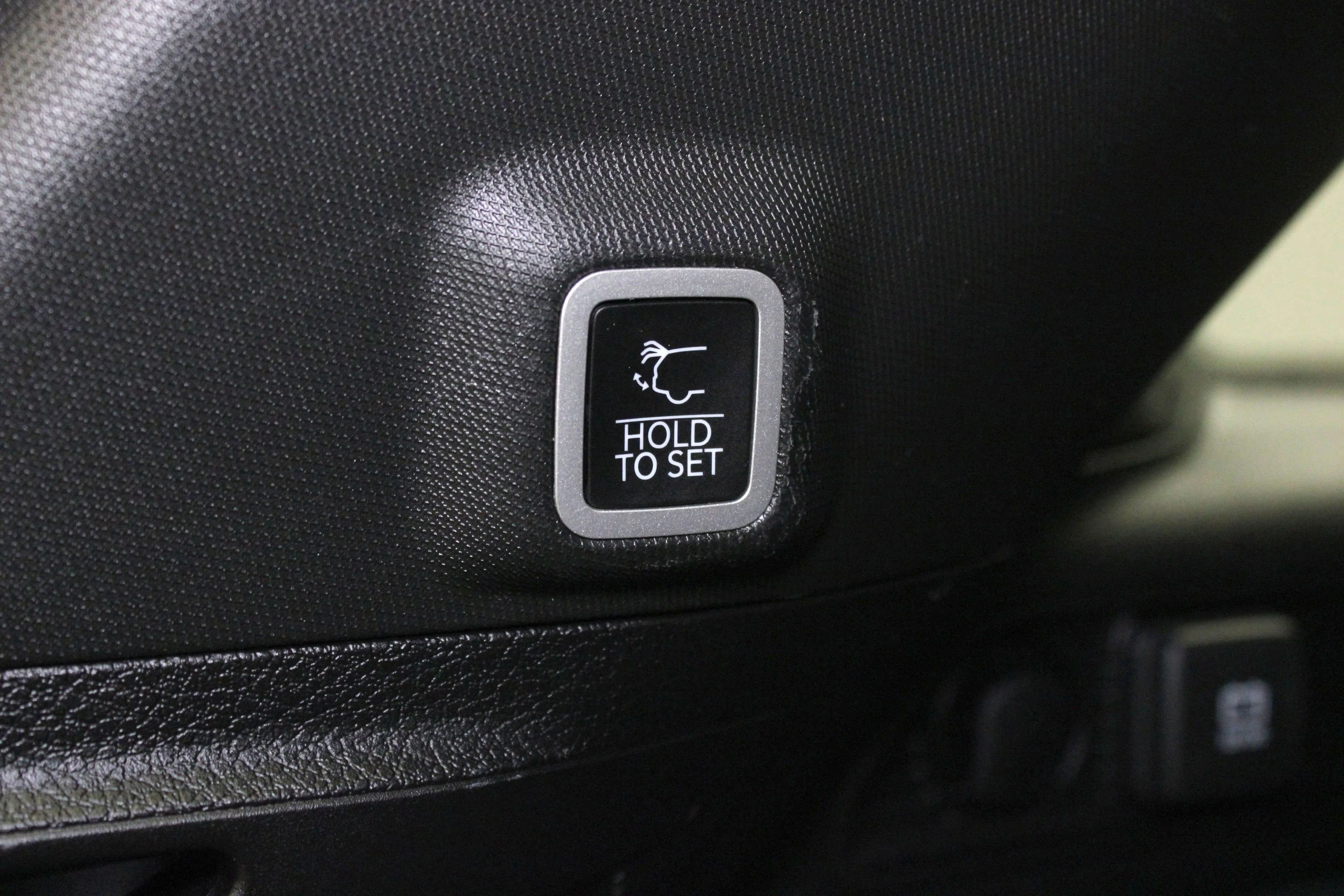 Used 2023 Diamond Black Crystal Pearlcoat Jeep Overland 4xe image 14