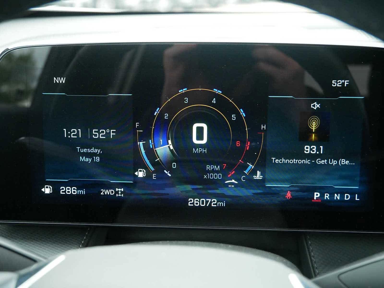Used 2025 Summit White Chevrolet AWD LT image 17