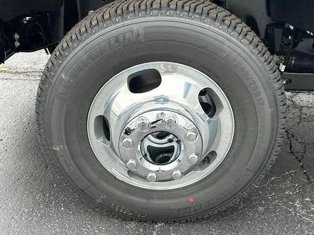 New 2026 Oxford White Ford F-350® XLT image 17