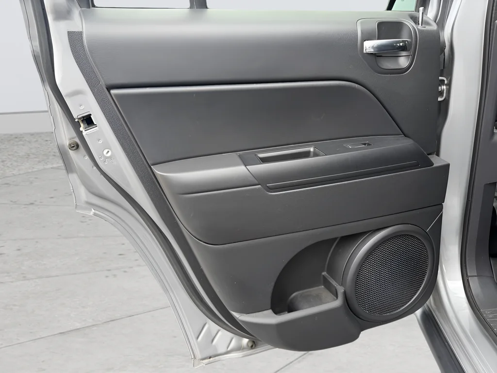 Used 2016 Silver Jeep Sport image 17