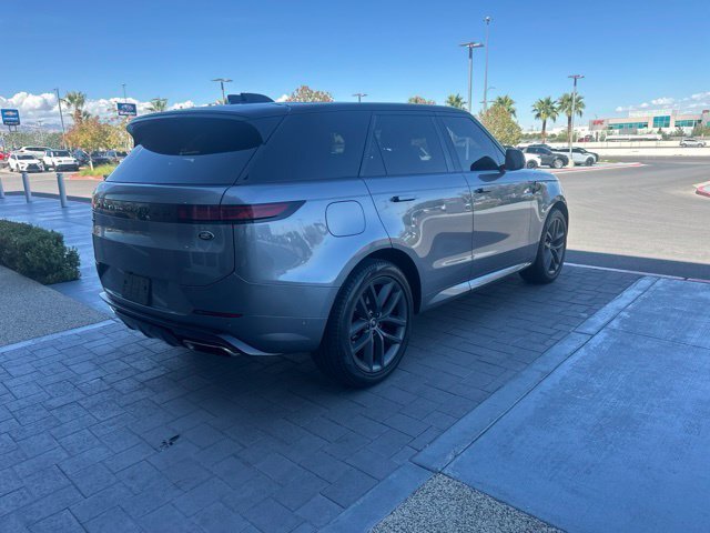 Used 2023 Gray Land Rover SE Dynamic image 5