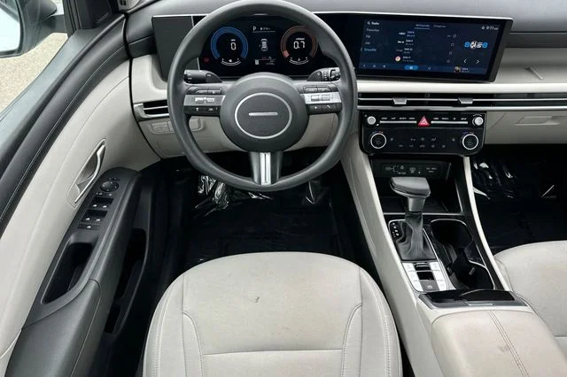 Used 2025 White Pearl Hyundai SEL image 16