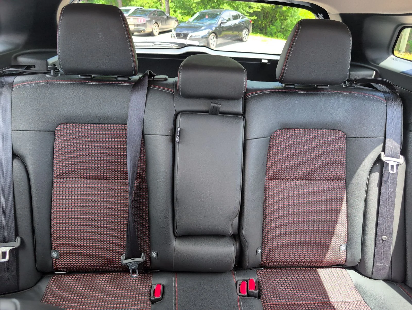 Used 2025 Black Nissan SR image 27