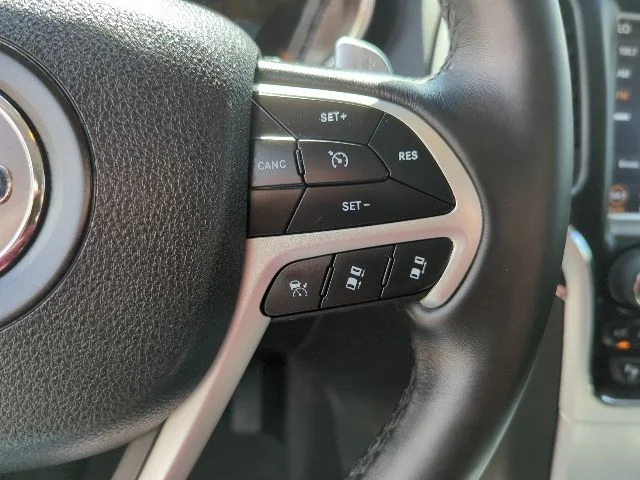 Used 2018 Black Jeep Summit image 13