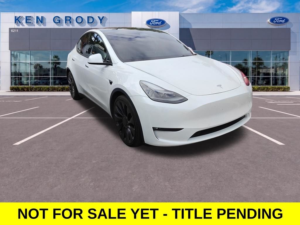 2022 Tesla Model Y's photo