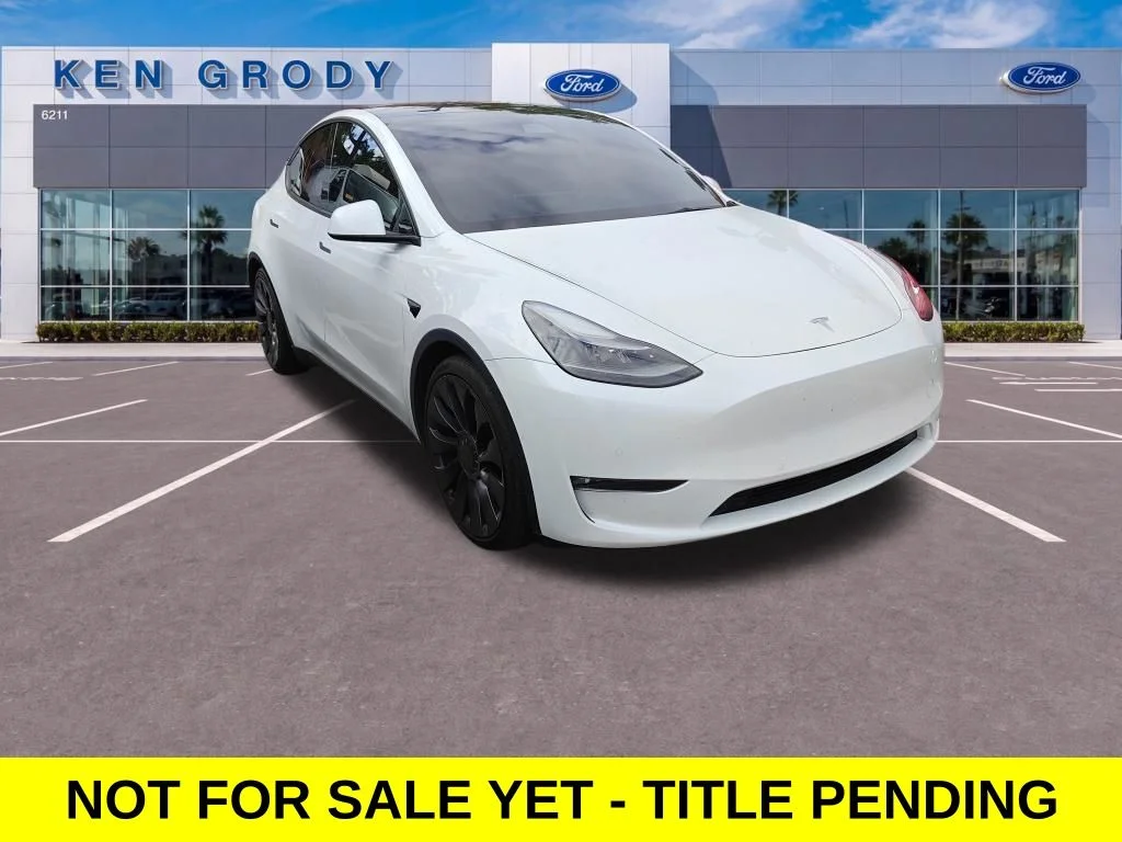 2022 Tesla Model Y Performance Dual Motor All-Wheel Drive's photo