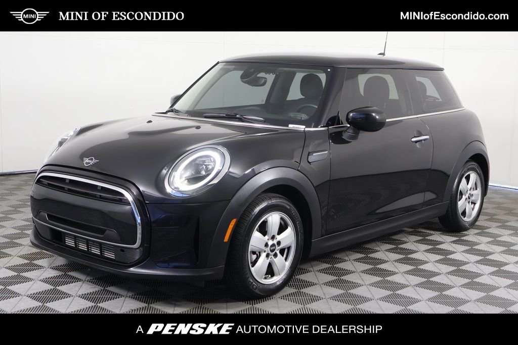 2024 MINI Hardtop Cooper's photo