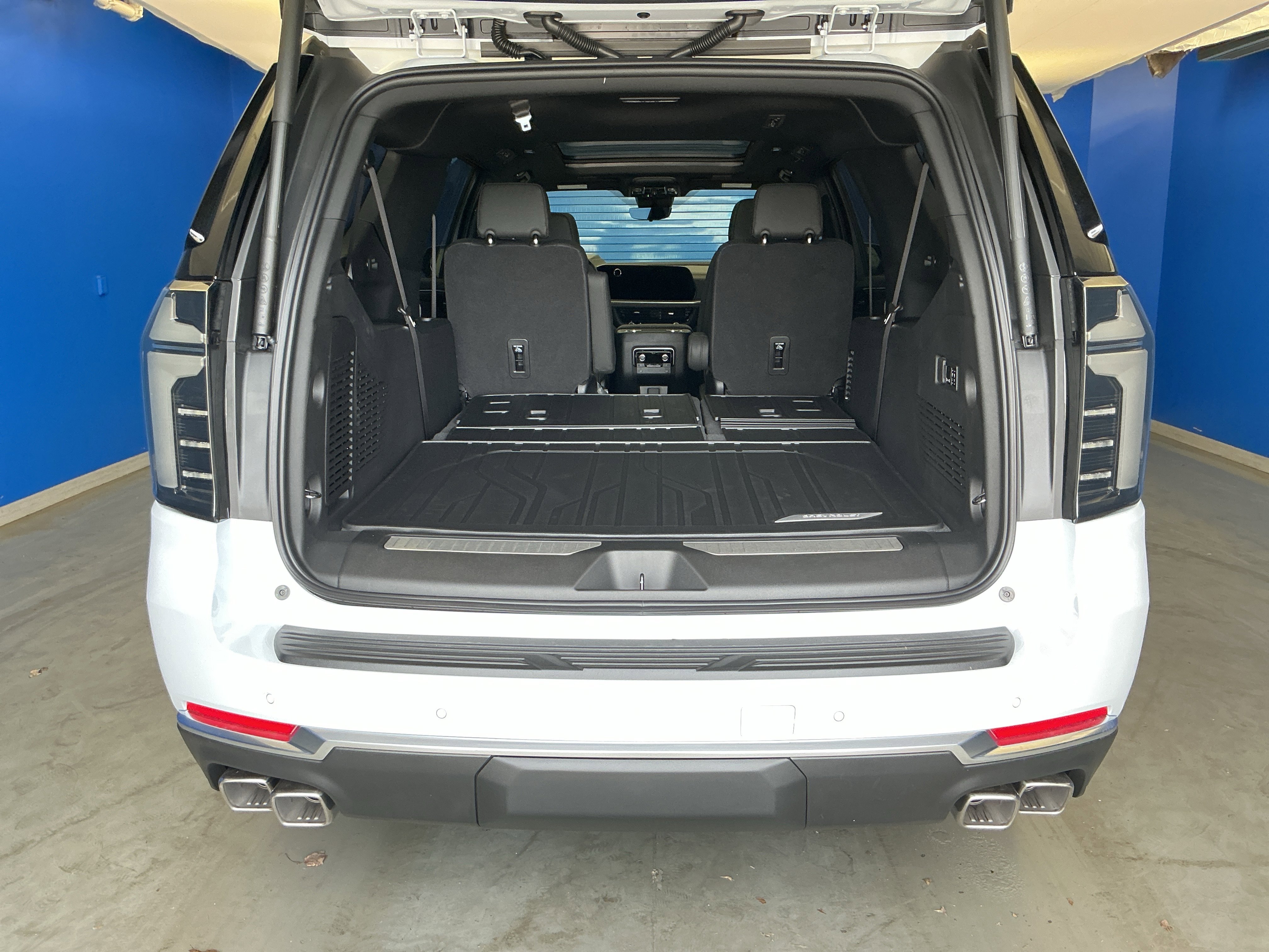 2026 Chevrolet Suburban High Country - Photo 32