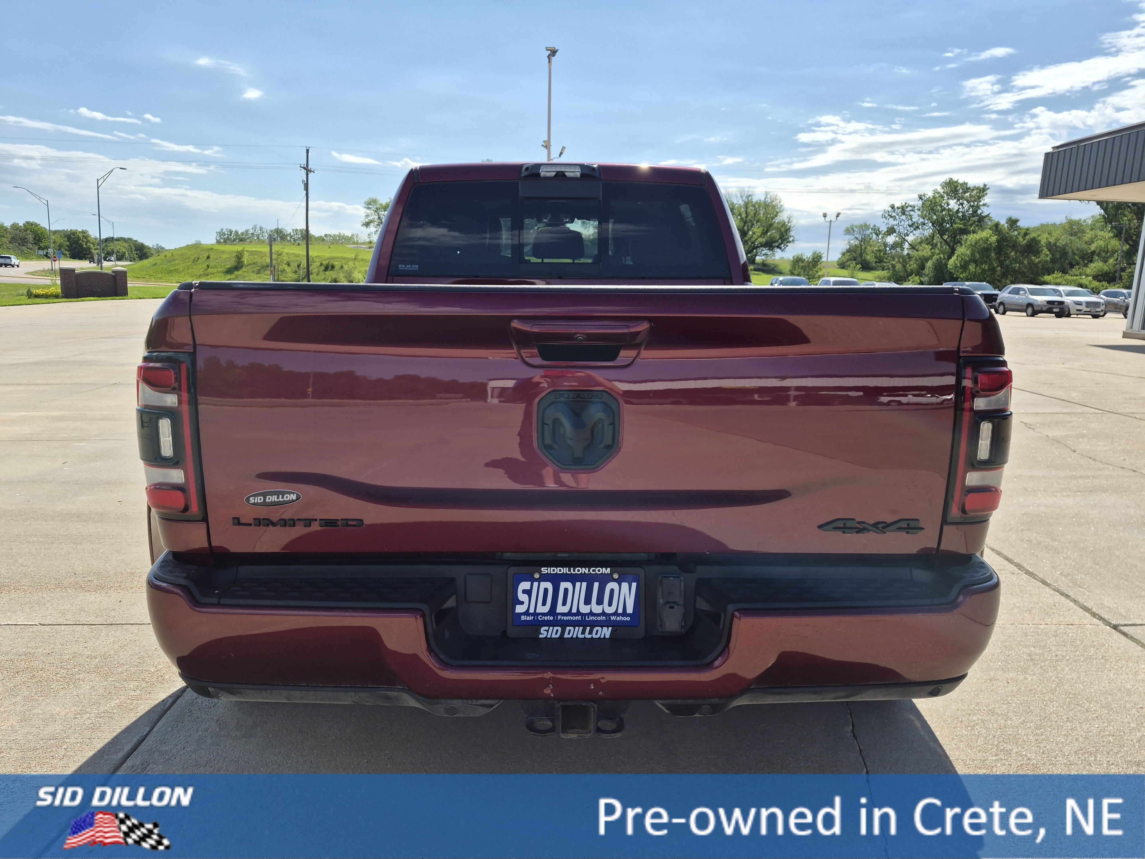 Used 2022 Delmonico Red Pearlcoat Ram Limited image 17