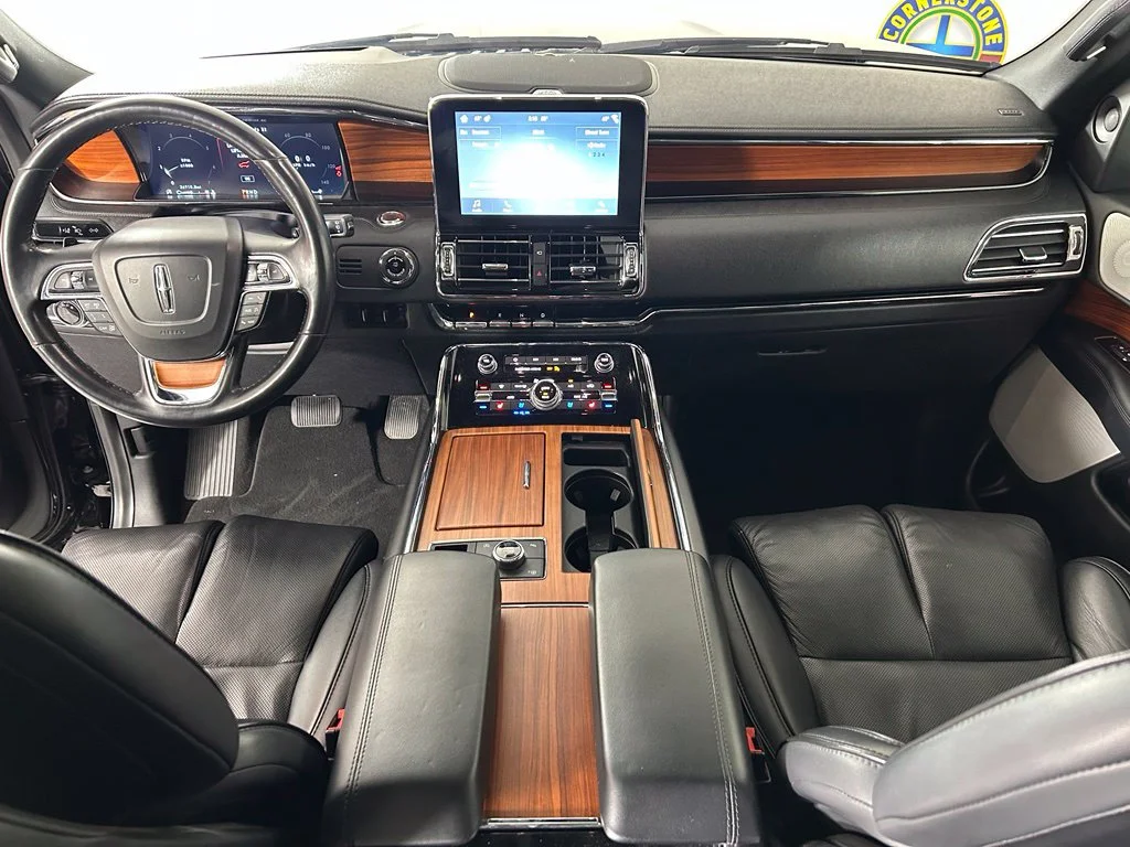 Used 2019  Lincoln Reserve image 4