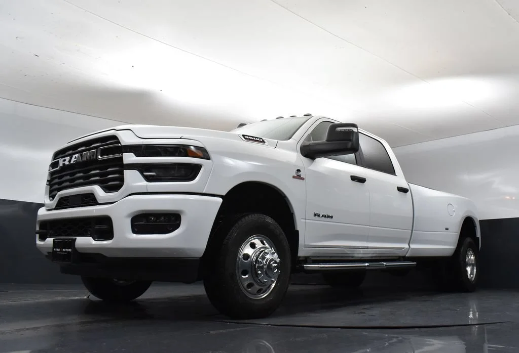 New 2026 Bright White Clear-Coat Exterior Paint RAM Big Horn image 49