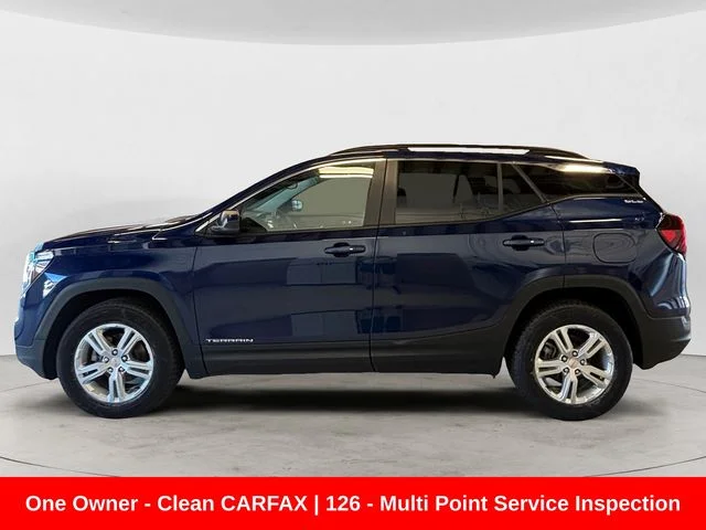 Used 2022  GMC SLE image 2