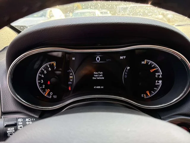 Used 2019 Silver Jeep Altitude image 33